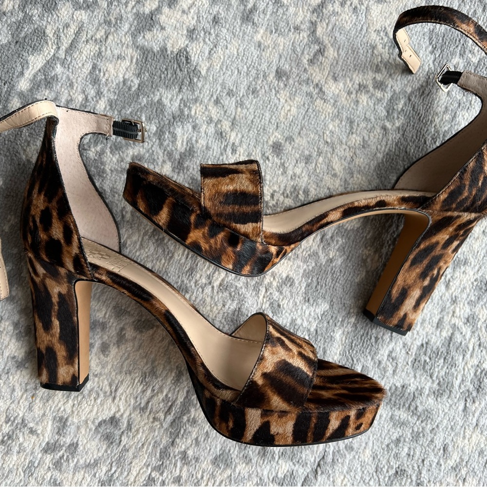 Vince Camuto Sathina Cheetah Leopard Animal Print Calf Hair Platform Sandals